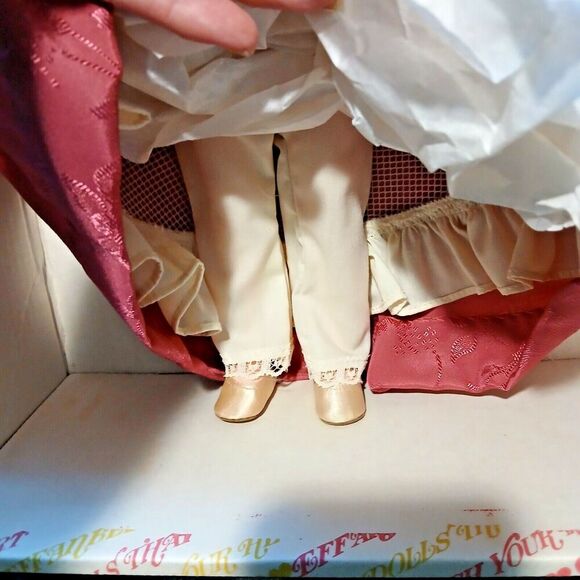 Vintage Effanbee Doll 15ins Tall Guinevere 1551 - Picture 7 of 11